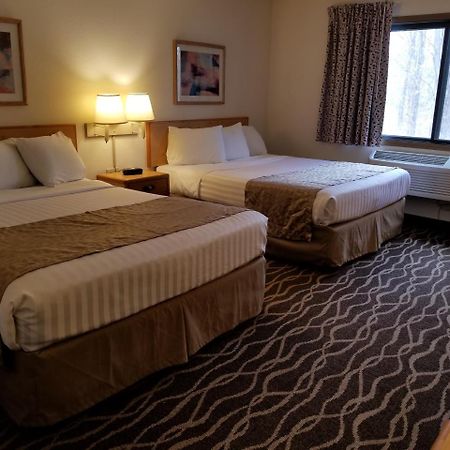 Boarders Inn & Suites By Cobblestone Hotels - Wautoma Экстерьер фото