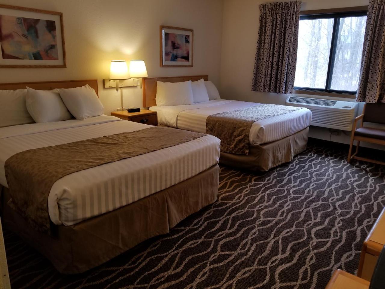 Boarders Inn & Suites By Cobblestone Hotels - Wautoma Экстерьер фото